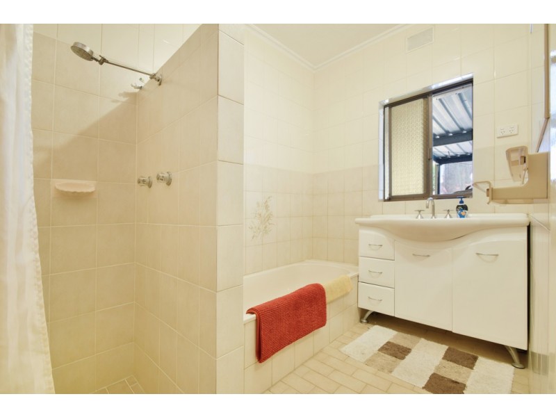 24 Finchley Street, Clovelly Park SA 5042