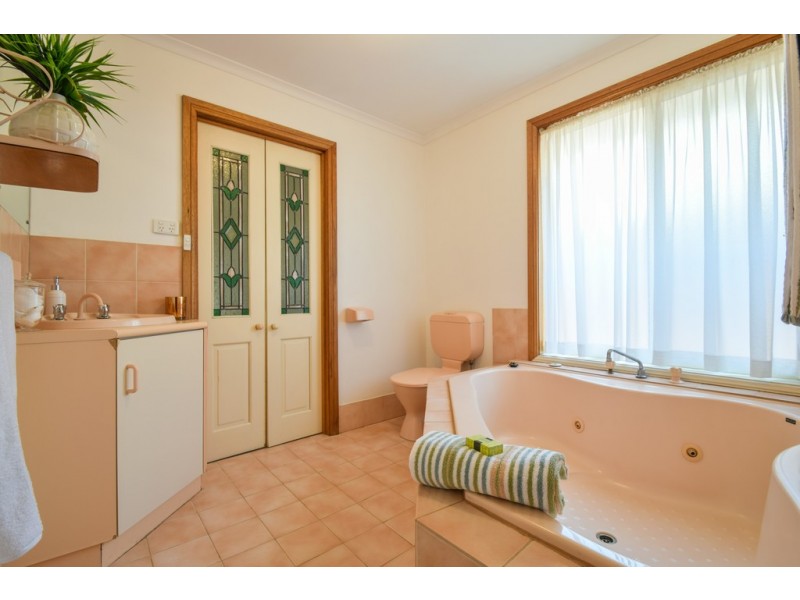 9 Seaspray Court, Seaford Rise SA 5169