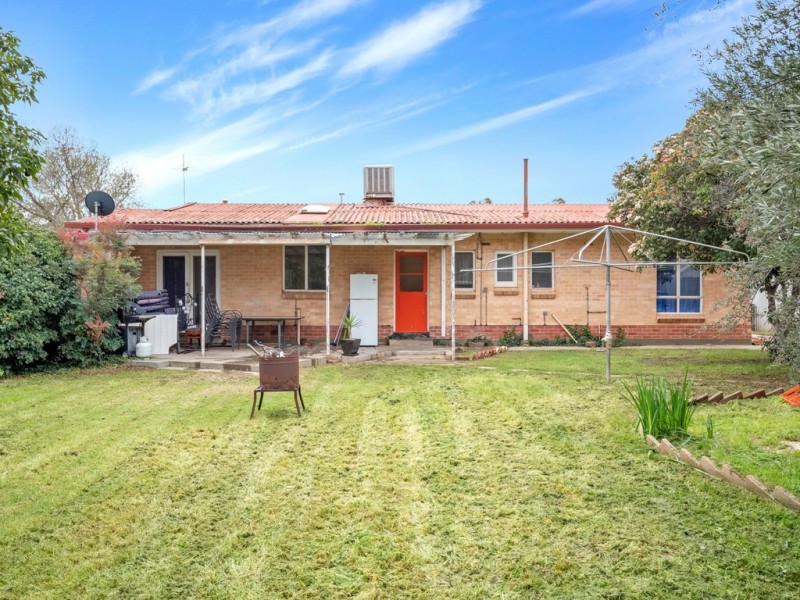 16 Chaddenwick Road, Elizabeth Vale SA 5112