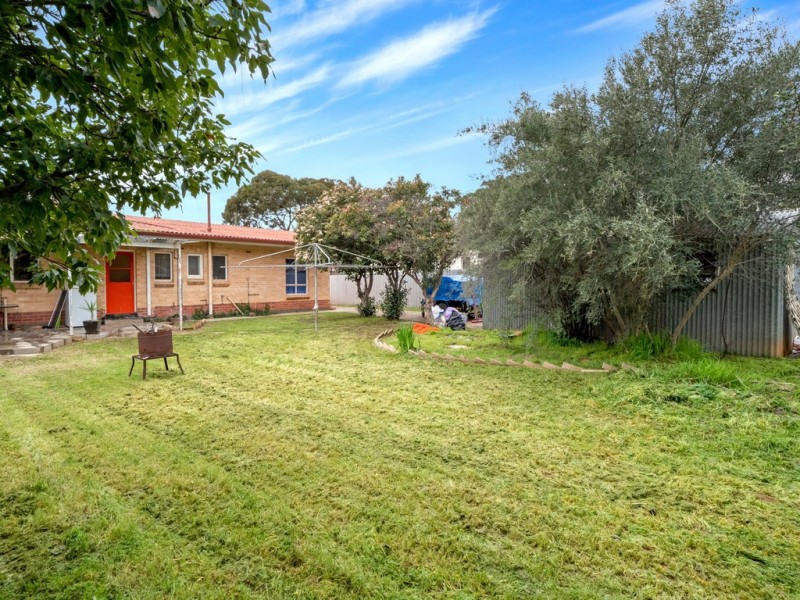 16 Chaddenwick Road, Elizabeth Vale SA 5112