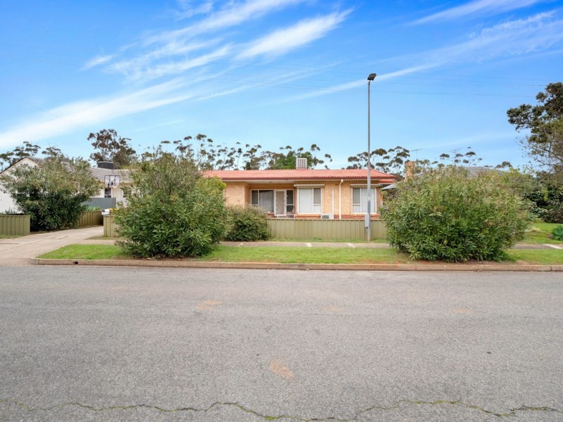 16 Chaddenwick Road, Elizabeth Vale SA 5112