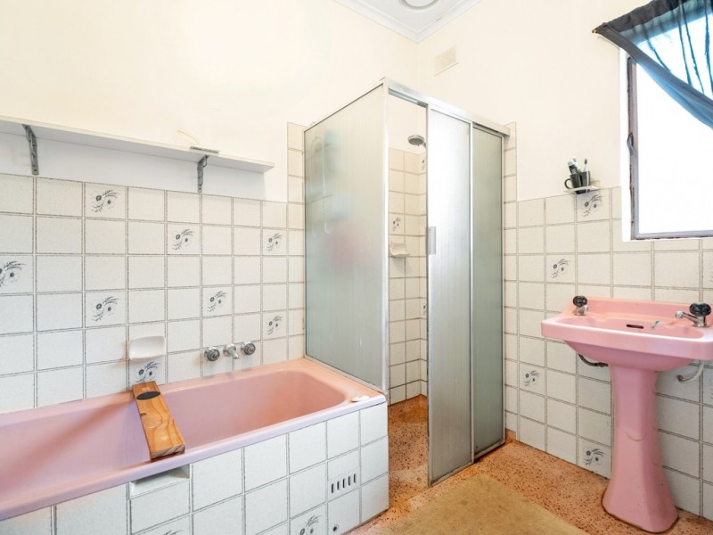 16 Chaddenwick Road, Elizabeth Vale SA 5112