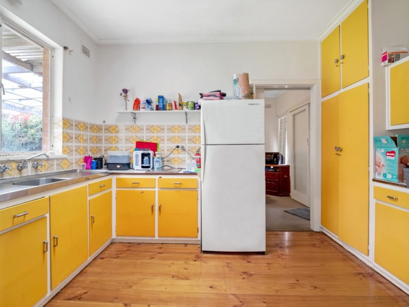 16 Chaddenwick Road, Elizabeth Vale SA 5112