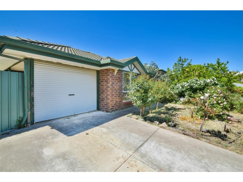 7 Esther Avenue, Woodcroft SA 5162