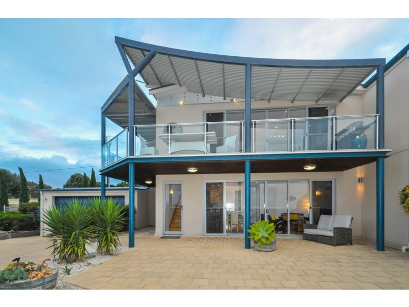 32 Howard Drive, Penneshaw SA 5222