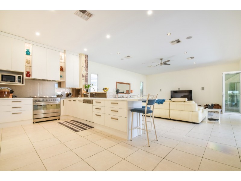 2 Bond St, Somerton Park SA 5044