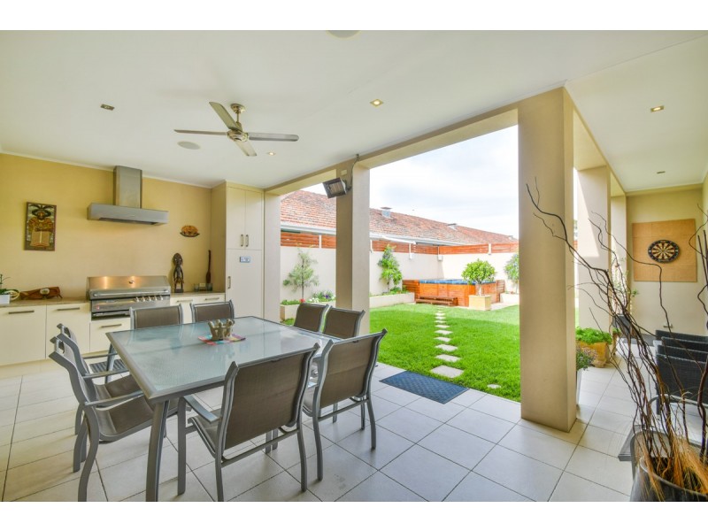 2 Bond St, Somerton Park SA 5044