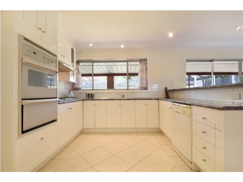 1 Leonard Crescent, Morphett Vale SA 5162