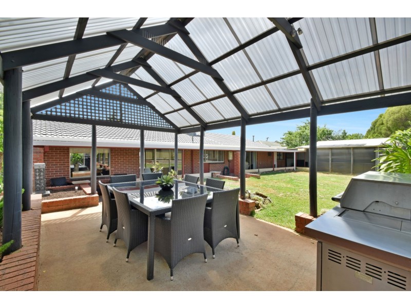1 Leonard Crescent, Morphett Vale SA 5162
