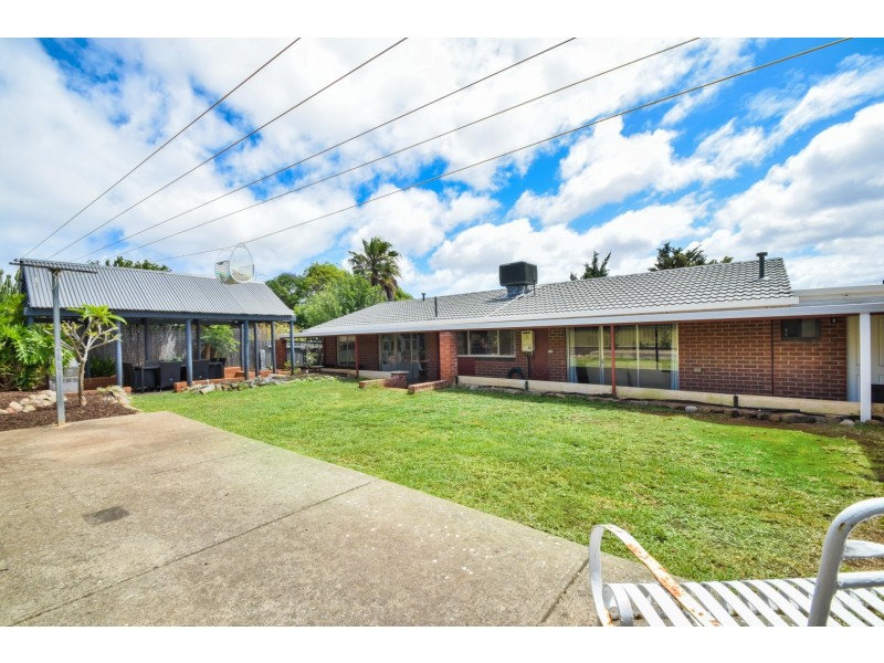 1 Leonard Crescent, Morphett Vale SA 5162