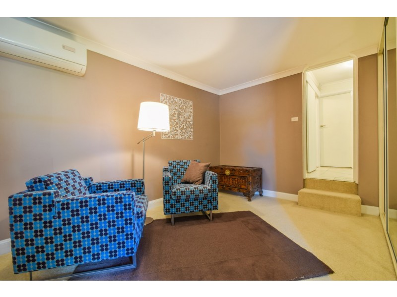 1 Leonard Crescent, Morphett Vale SA 5162