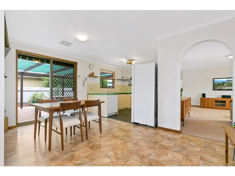 1 Ona Court, Aberfoyle Park SA 5159