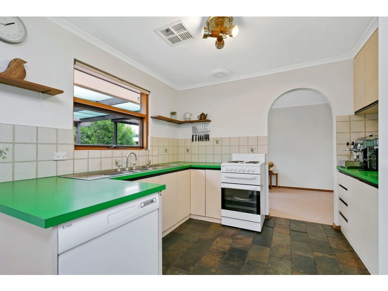 1 Ona Court, Aberfoyle Park SA 5159