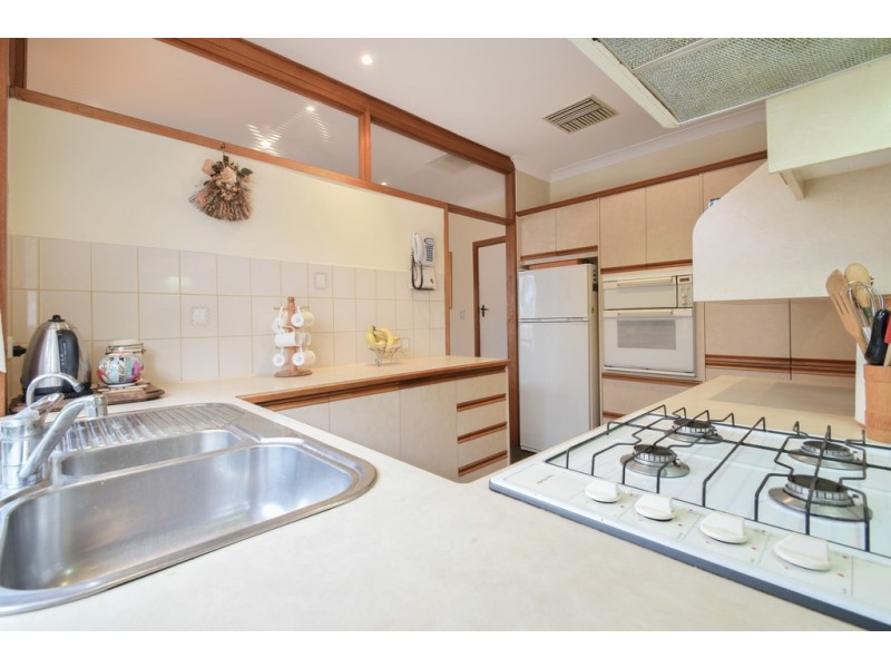 16 Salisbury Avenue, Morphett Vale SA 5162