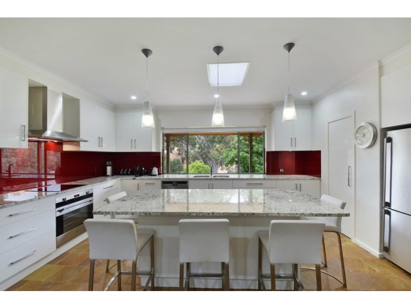 106 Chapel Hill Road, Clarendon SA 5157