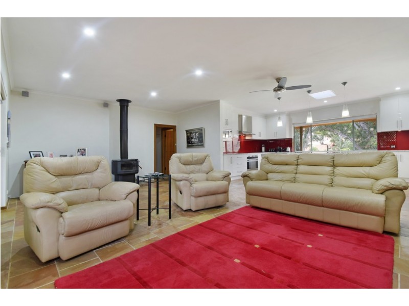 106 Chapel Hill Road, Clarendon SA 5157