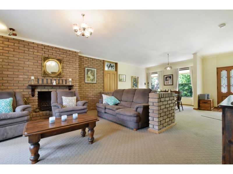 106 Chapel Hill Road, Clarendon SA 5157