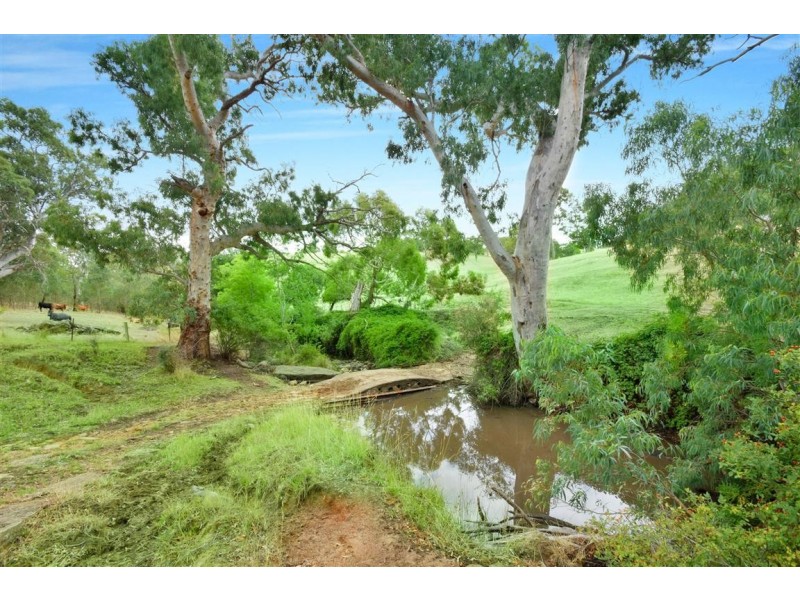 106 Chapel Hill Road, Clarendon SA 5157