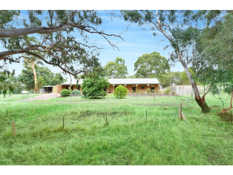 106 Chapel Hill Road, Clarendon SA 5157