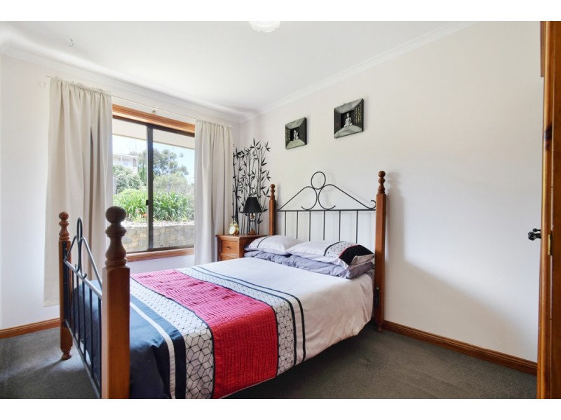 7 Nitschke Court, Mount Compass SA 5210