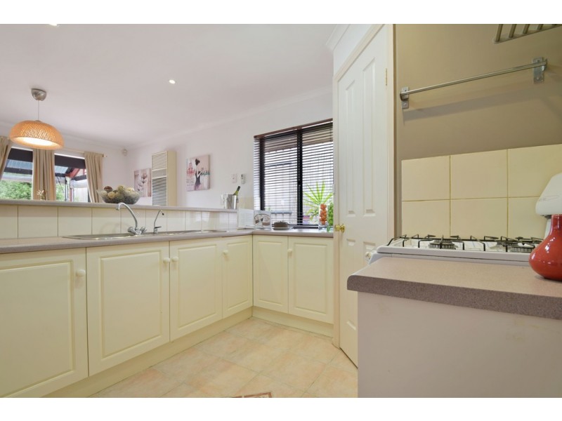 31 Augusta Drive, Seaford Rise SA 5169
