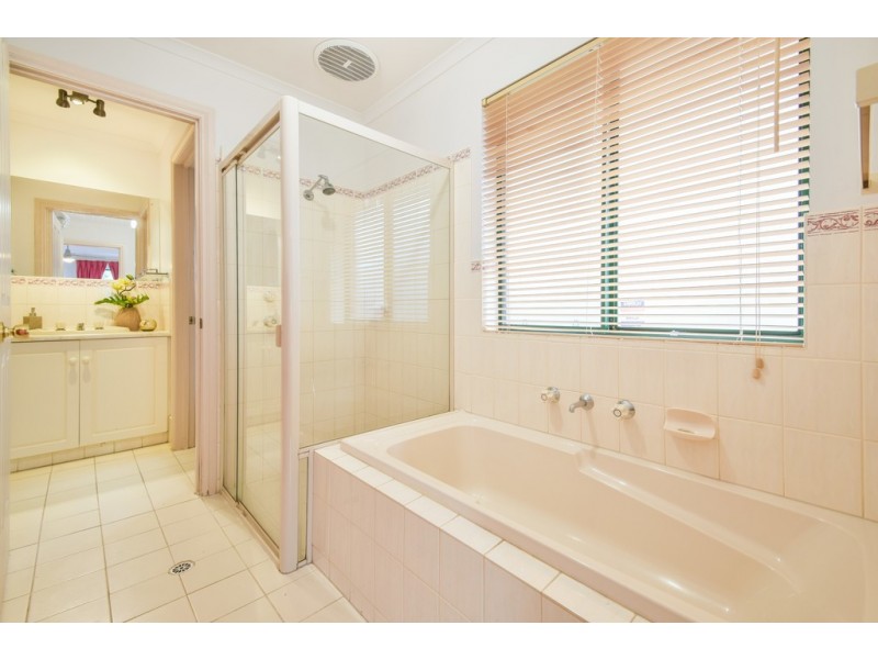 31 Augusta Drive, Seaford Rise SA 5169