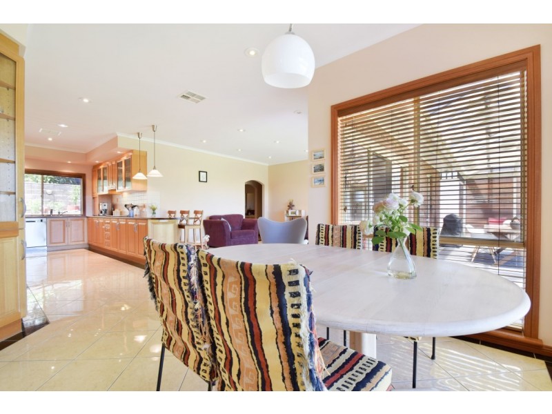10 Ashridge Crt, Aberfoyle Park SA 5159