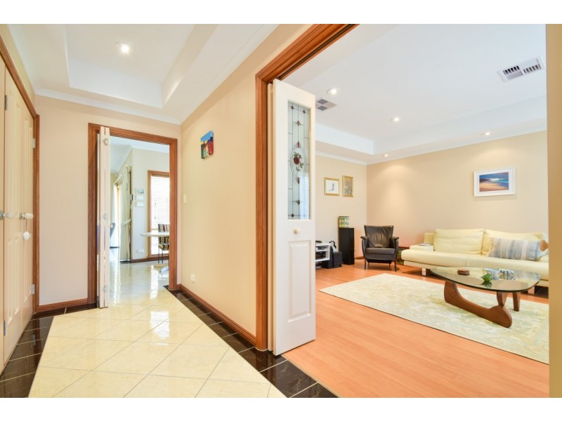 10 Ashridge Crt, Aberfoyle Park SA 5159