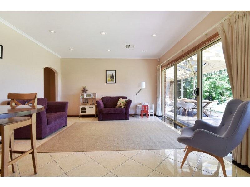 10 Ashridge Crt, Aberfoyle Park SA 5159