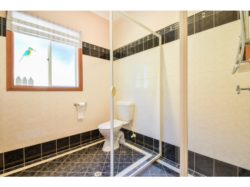 10 Ashridge Crt, Aberfoyle Park SA 5159
