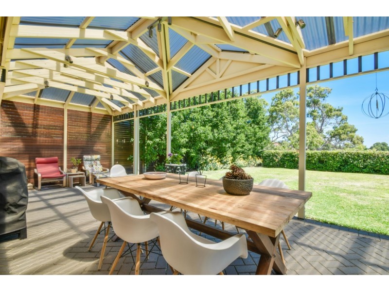 10 Ashridge Crt, Aberfoyle Park SA 5159