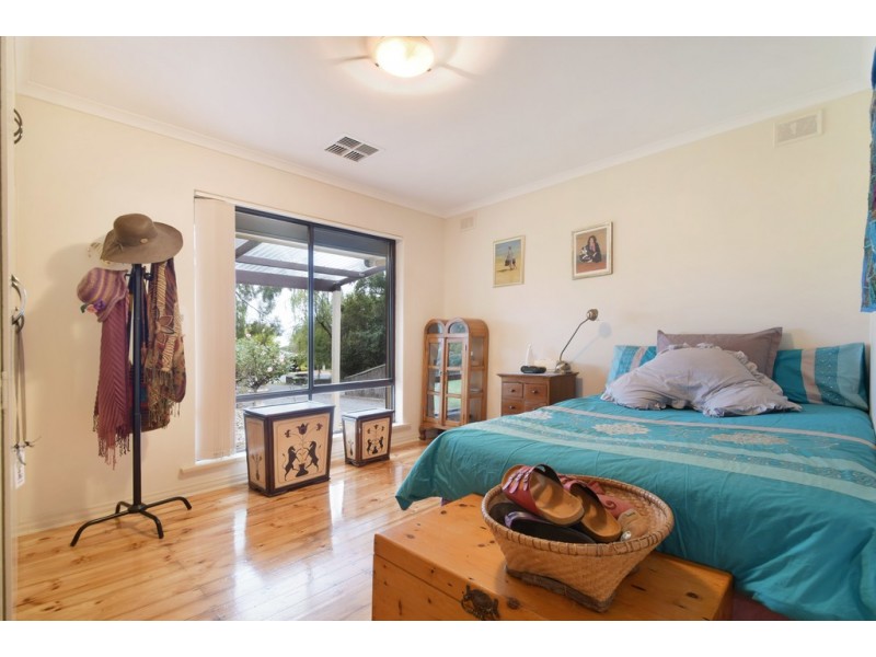 31 Giles Road, Willunga SA 5172