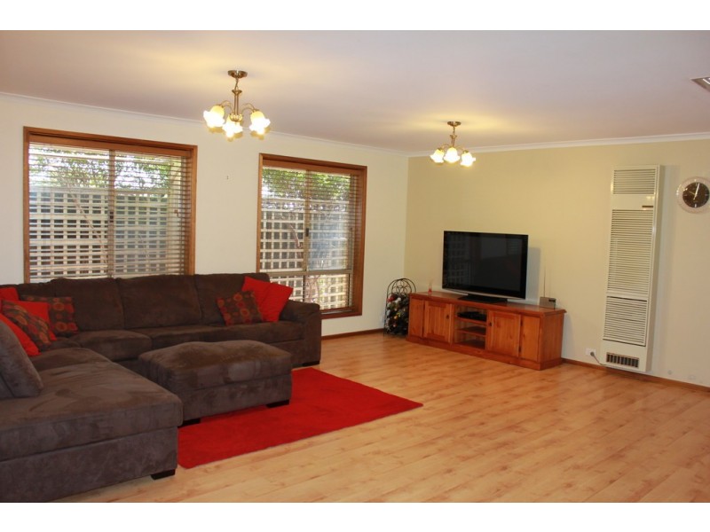 9 Montpelier Street, Woodcroft SA 5162