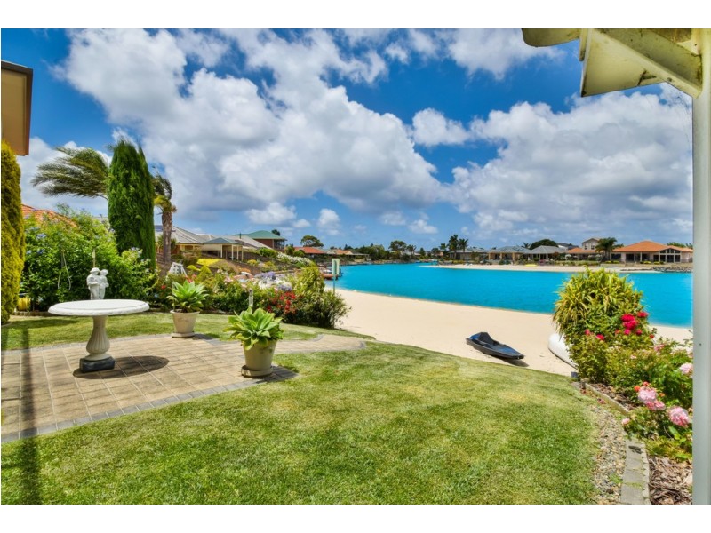 2 Lakeside Circuit, Encounter Bay SA 5211