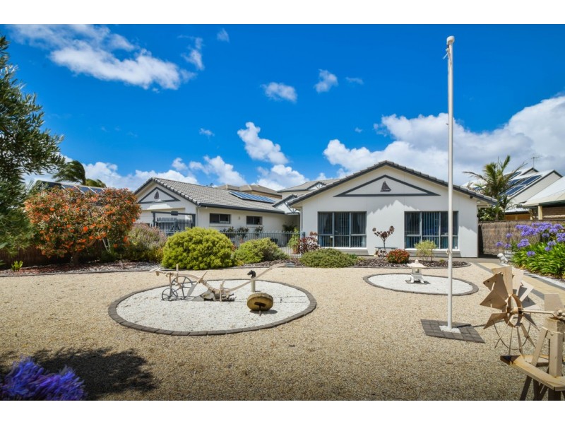 2 Lakeside Circuit, Encounter Bay SA 5211