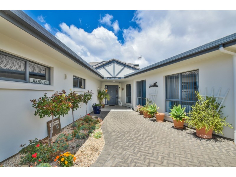 2 Lakeside Circuit, Encounter Bay SA 5211