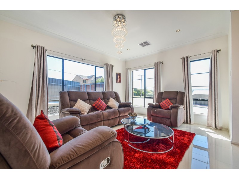 2 Tischendorf Street, Trott Park SA 5158