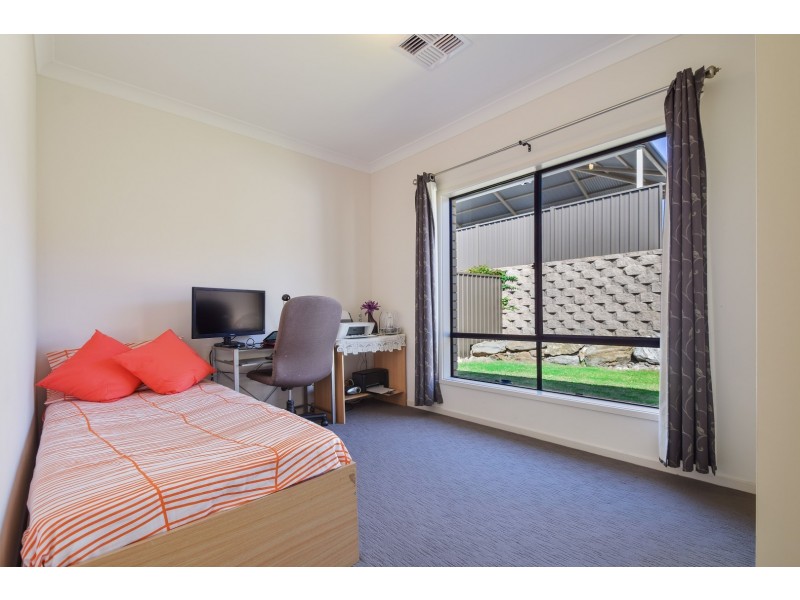 2 Tischendorf Street, Trott Park SA 5158