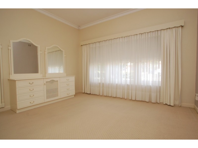 55 Sunshine Avenue, Warradale SA 5046