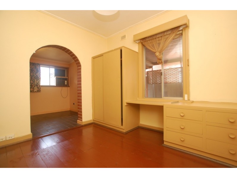 17 Scottish avenue, Clovelly Park SA 5042