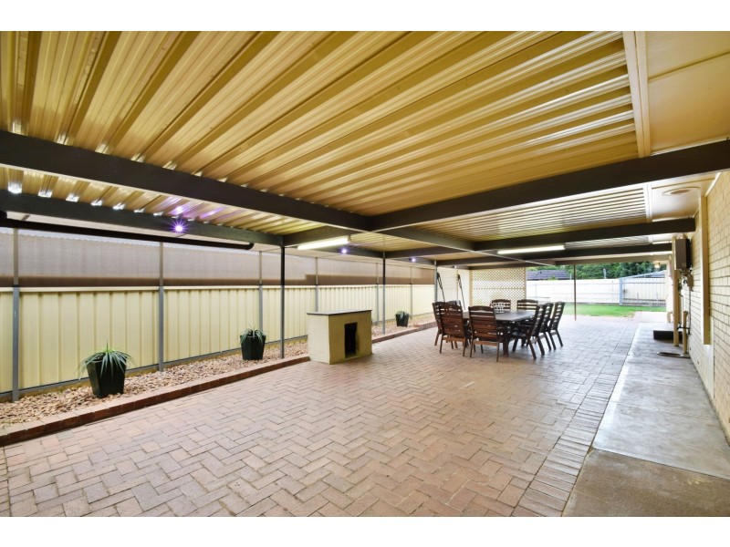 61 Kentwood Road, Morphett Vale SA 5162