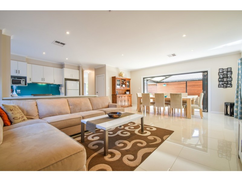 14a Nedland Crescent, Port Noarlunga South SA 5167