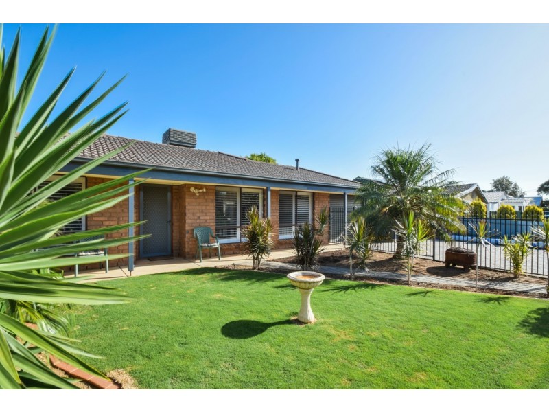 14 Nedland Crescent, Port Noarlunga South SA 5167