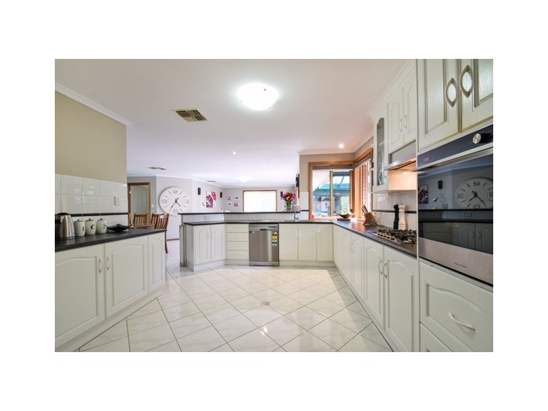 1 Nicholas Walk, Aberfoyle Park SA 5159