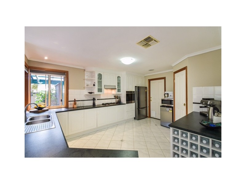 1 Nicholas Walk, Aberfoyle Park SA 5159