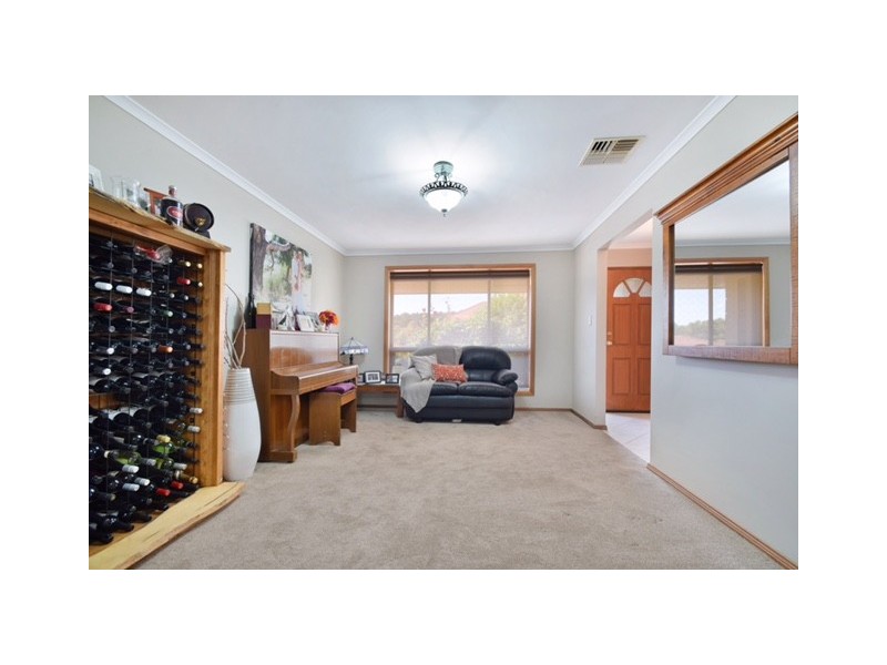 1 Nicholas Walk, Aberfoyle Park SA 5159