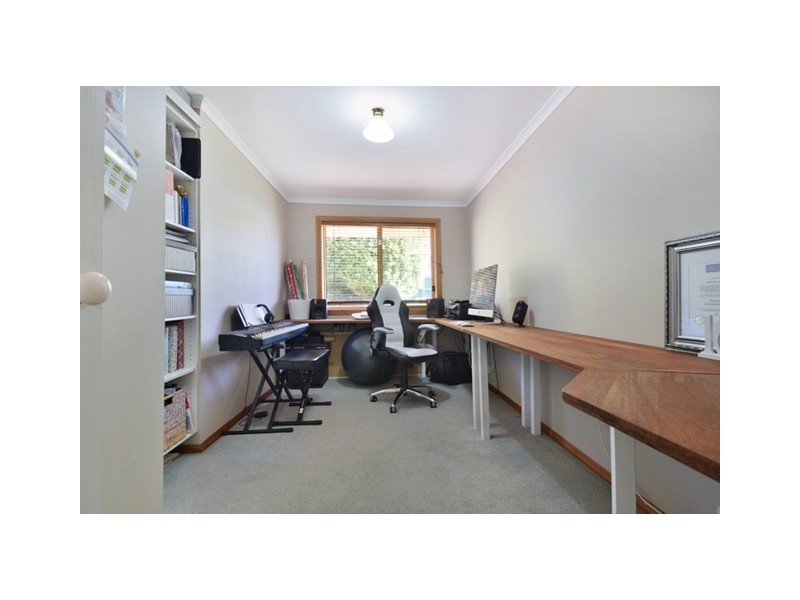 1 Nicholas Walk, Aberfoyle Park SA 5159