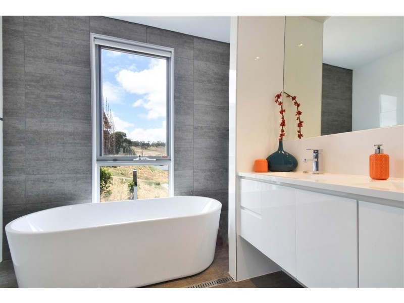 32 Charlson Rise, Happy Valley SA 5159
