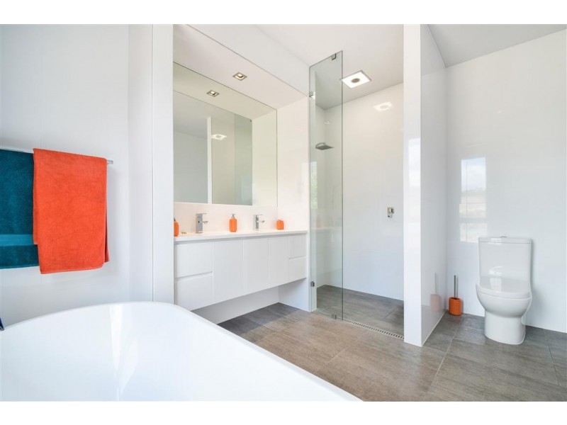 32 Charlson Rise, Happy Valley SA 5159
