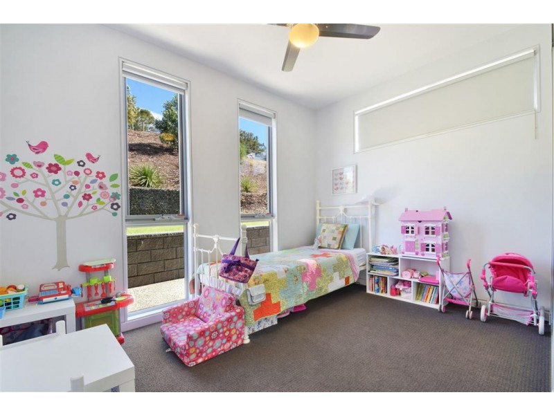 32 Charlson Rise, Happy Valley SA 5159